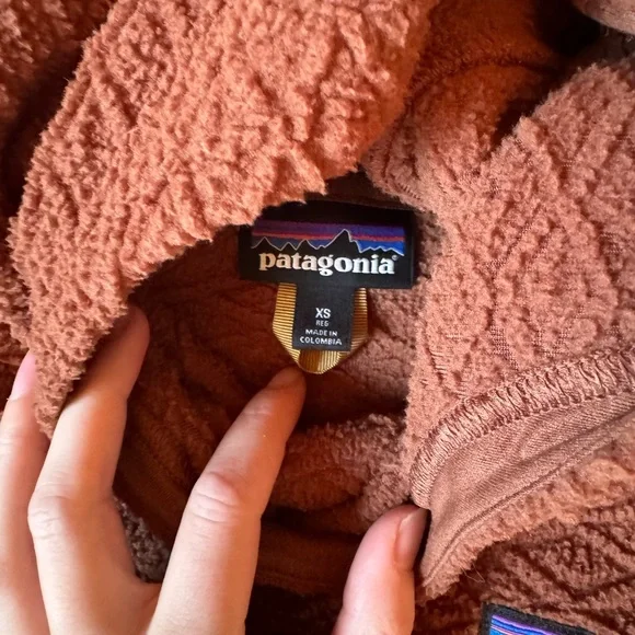 Patagonia Brown Quilted Hooded Pullover - Picture 3 of 3